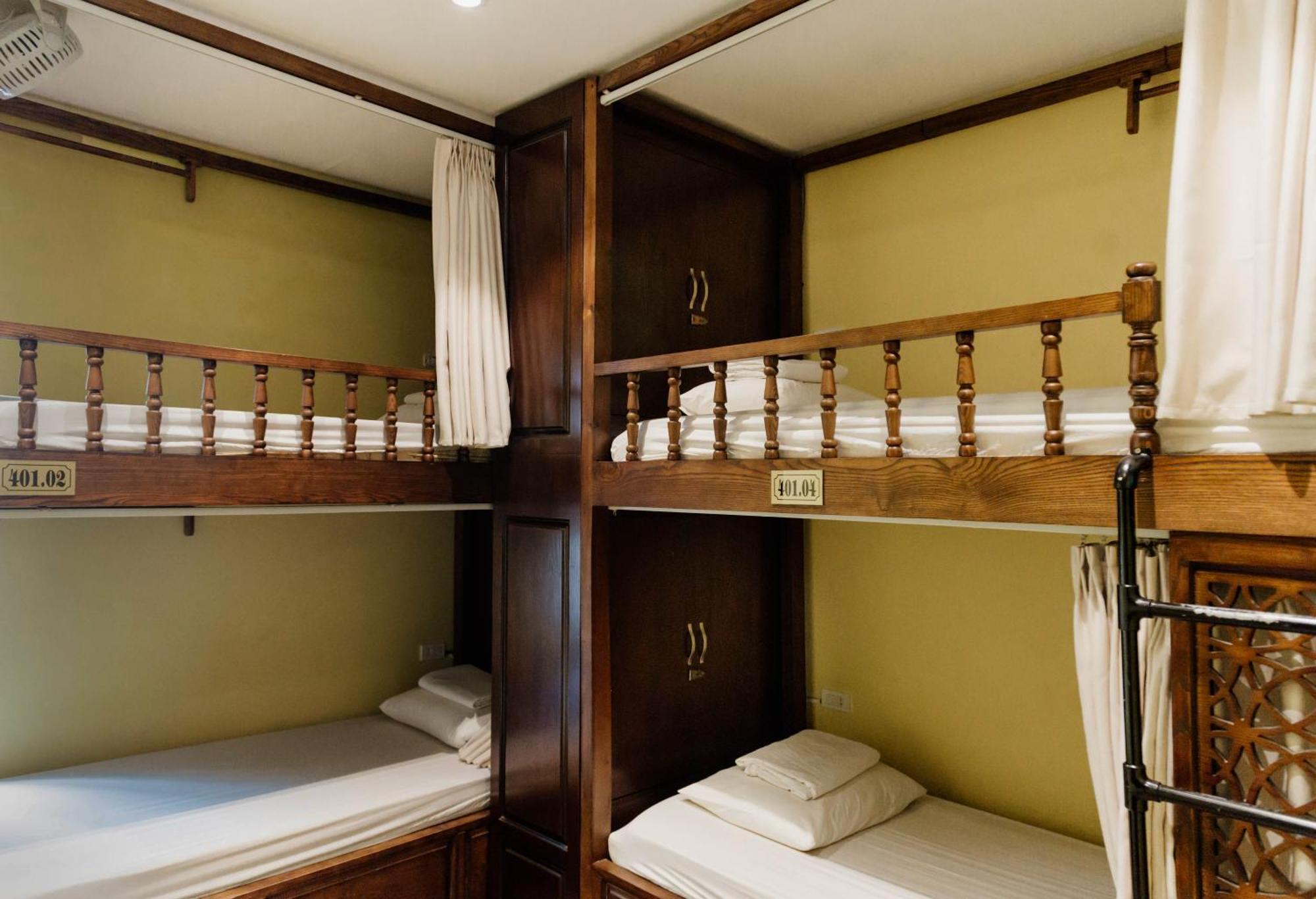 Tabalo Kapselhotel 3*